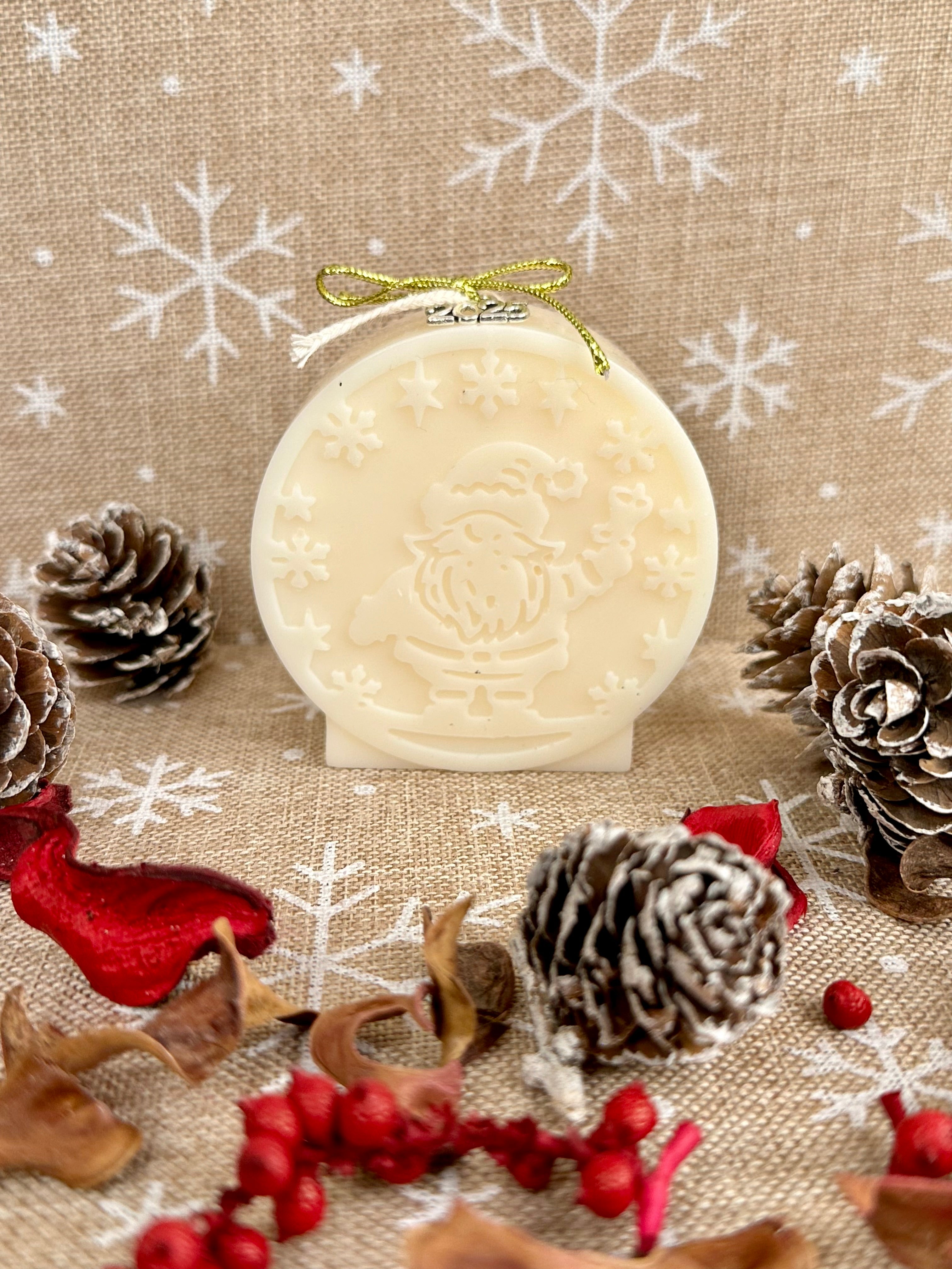 SNOWBALL CANDLE "GRINCH"
